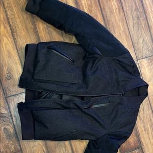 Lululemon roam free downfill wool bomber size 8